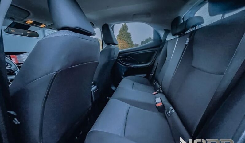 TOYOTA Yaris  | FWD (przód) | Automatyczna | 116 KM | Srebrny full