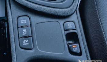 TOYOTA Yaris  | FWD (przód) | Automatyczna | 116 KM | Srebrny full