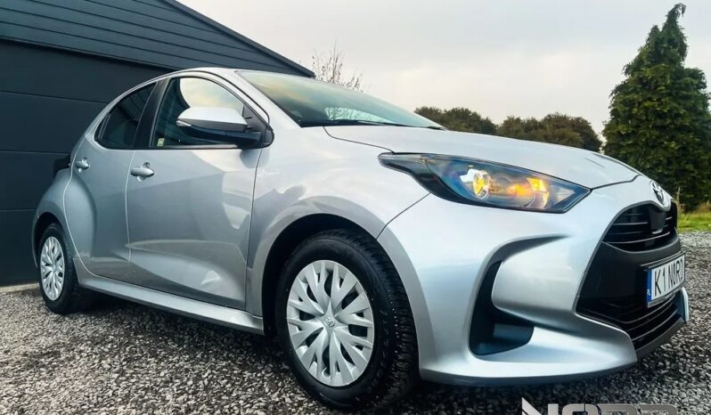 TOYOTA Yaris  | FWD (przód) | Automatyczna | 116 KM | Srebrny full