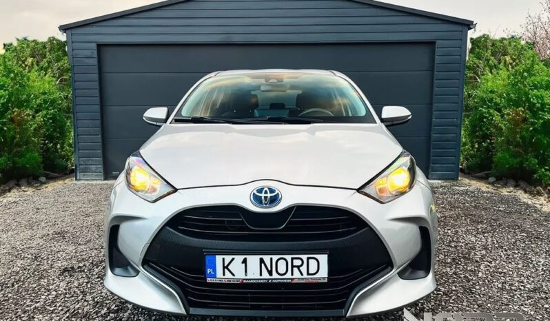 TOYOTA Yaris  | FWD (przód) | Automatyczna | 116 KM | Srebrny full