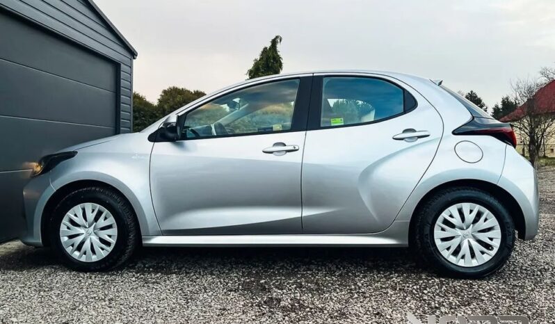 TOYOTA Yaris  | FWD (przód) | Automatyczna | 116 KM | Srebrny full