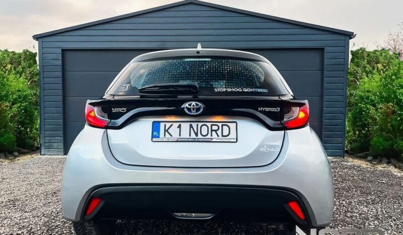 TOYOTA Yaris  | FWD (przód) | Automatyczna | 116 KM | Srebrny full