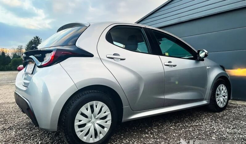 TOYOTA Yaris  | FWD (przód) | Automatyczna | 116 KM | Srebrny full