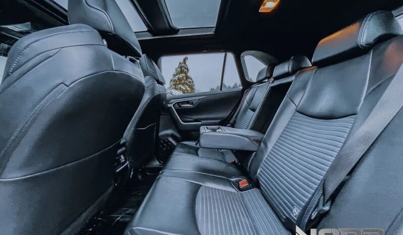 TOYOTA RAV4  | FWD (przód) | Automatyczna | 218 KM | Biały full