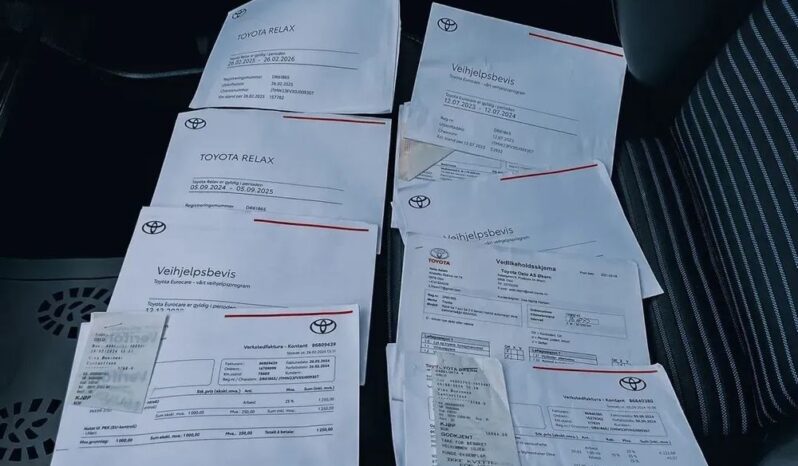 TOYOTA RAV4  | FWD (przód) | Automatyczna | 218 KM | Biały full