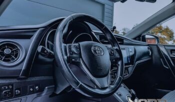 TOYOTA Auris  | FWD (przód) | Automatyczna | 136 KM | Srebrny full