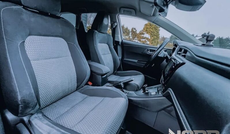 TOYOTA Auris  | FWD (przód) | Automatyczna | 136 KM | Srebrny full