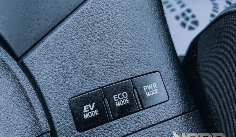 TOYOTA Auris  | FWD (przód) | Automatyczna | 136 KM | Srebrny full