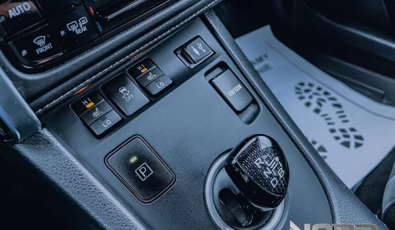 TOYOTA Auris  | FWD (przód) | Automatyczna | 136 KM | Srebrny full