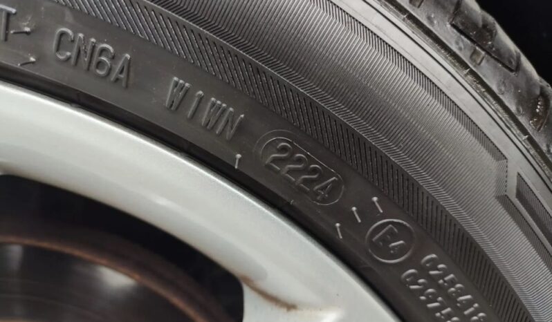 PEUGEOT 5008  | FWD (przód) | Manualna | 115 KM | Granatowy full