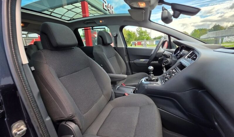 PEUGEOT 5008  | FWD (przód) | Manualna | 115 KM | Granatowy full