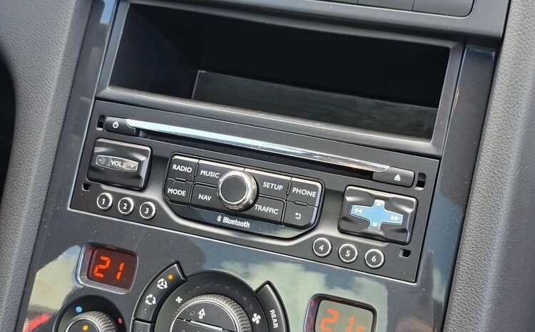 PEUGEOT 5008  | FWD (przód) | Manualna | 115 KM | Granatowy full