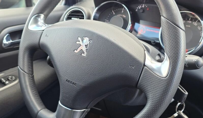 PEUGEOT 5008  | FWD (przód) | Manualna | 115 KM | Granatowy full