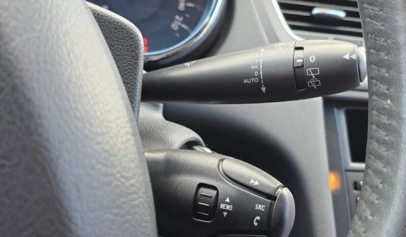 PEUGEOT 5008  | FWD (przód) | Manualna | 115 KM | Granatowy full