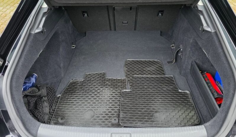 VOLKSWAGEN Arteon  | FWD (przód) | Automatyczna | 150 KM | Czarny full