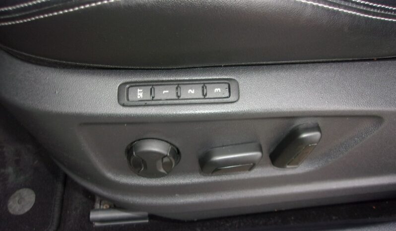 SKODA Karoq | FWD (przód) | Manualna | 150 KM | bialy full