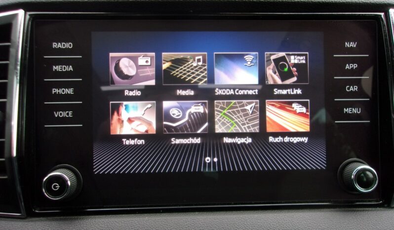 SKODA Karoq | FWD (przód) | Manualna | 150 KM | bialy full