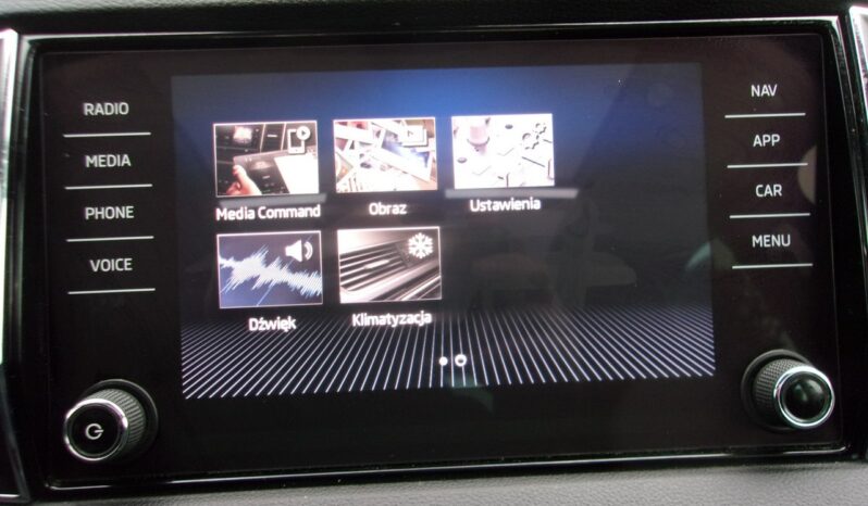 SKODA Karoq | FWD (przód) | Manualna | 150 KM | bialy full