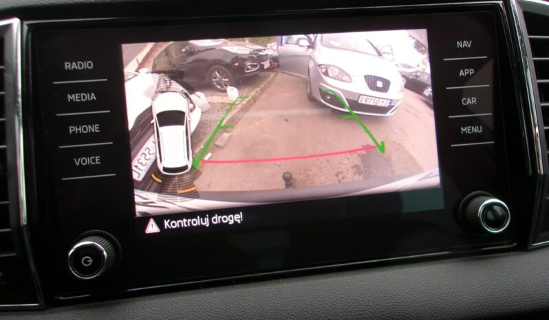 SKODA Karoq | FWD (przód) | Manualna | 150 KM | bialy full