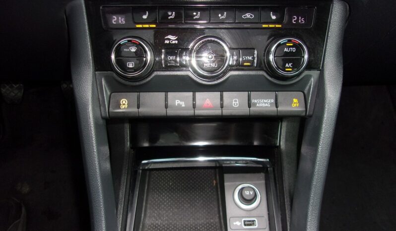 SKODA Karoq | FWD (przód) | Manualna | 150 KM | bialy full