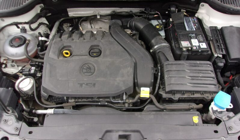 SKODA Karoq | FWD (przód) | Manualna | 150 KM | bialy full