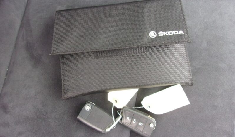 SKODA Karoq | FWD (przód) | Manualna | 150 KM | bialy full