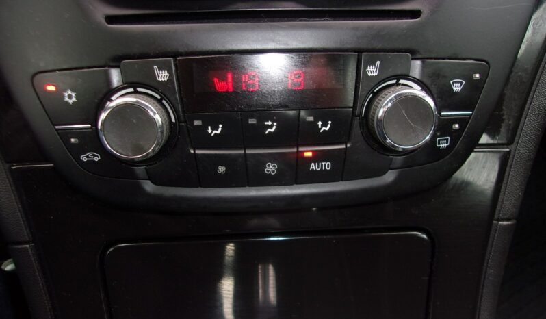 OPEL Insignia  | FWD (przód) | Manualna | 180 KM | Srebrny full