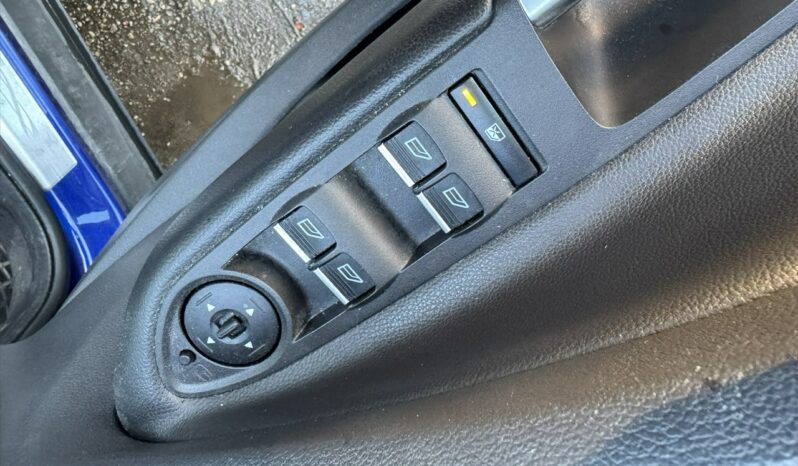 FORD Kuga  | FWD (przód) | Manualna | 150 KM | Niebieski full