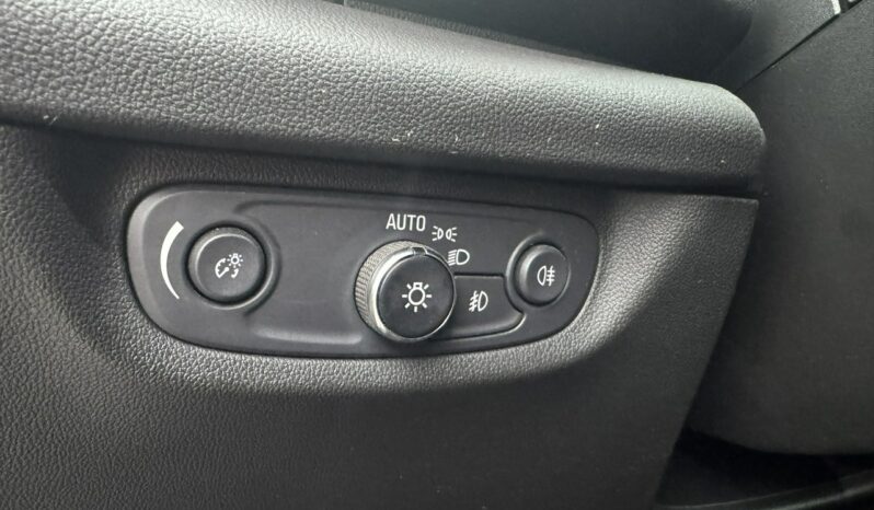 OPEL Insignia  | FWD (przód) | Manualna | 165 KM | niebieski ciemny full