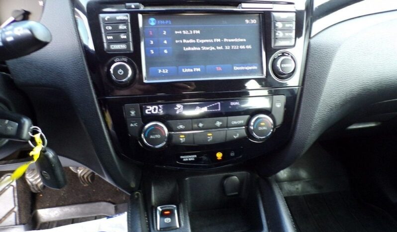 NISSAN Qashqai  | 4×4 (doł. ręcznie) | Manualna | 131 KM | Biały full