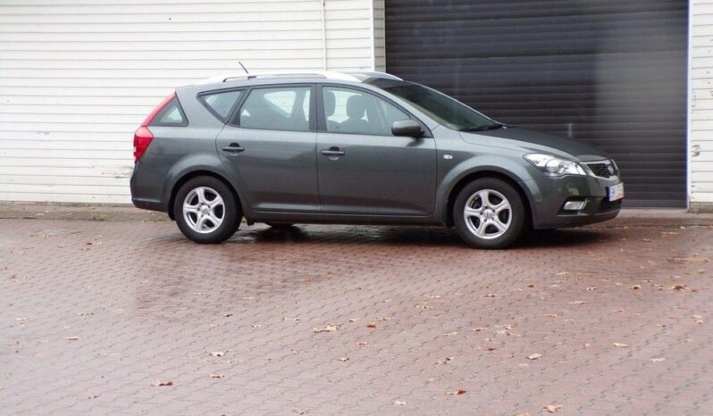 KIA Ceed  | FWD (przód) | Manualna | 90 KM | Szary full