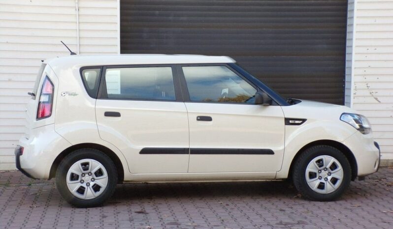 KIA Soul  | FWD (przód) | Manualna | 126 KM | Beżowy full