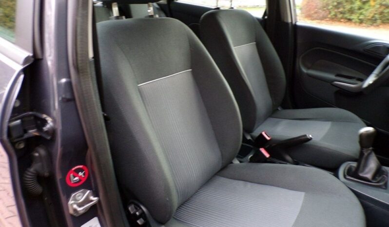 FORD Fiesta  | FWD (przód) | Manualna | 82 KM | Szary full