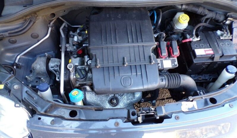 FIAT 500  | FWD (przód) | Manualna | 70 KM | Szary full