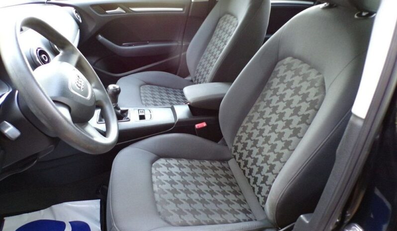 AUDI A3  | FWD (przód) | Manualna | 122 KM | Czarny full