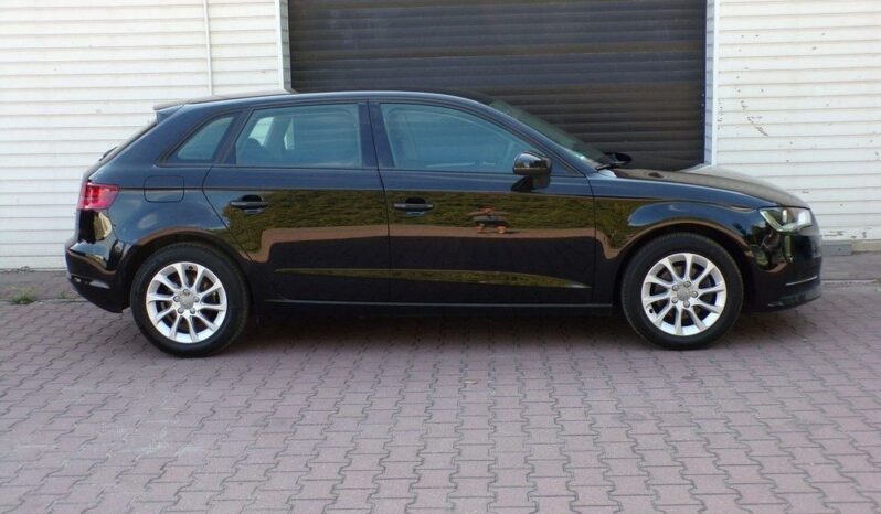 AUDI A3  | FWD (przód) | Manualna | 122 KM | Czarny full