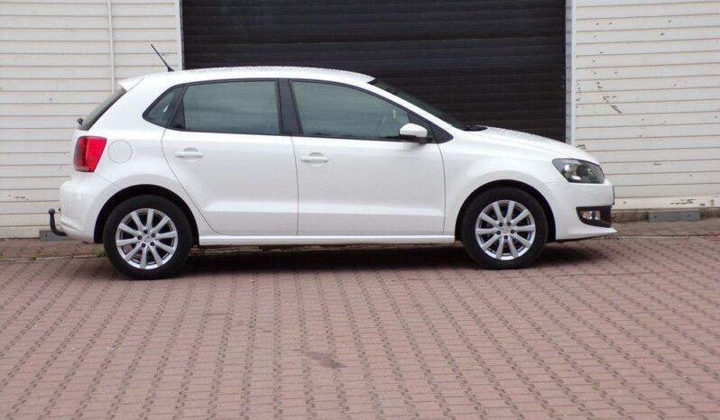 VOLKSWAGEN Polo  | FWD (przód) | Manualna | 86 KM | Biały full