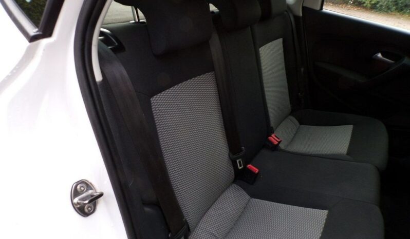 VOLKSWAGEN Polo  | FWD (przód) | Manualna | 86 KM | Biały full