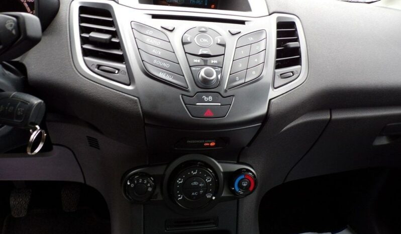 FORD Fiesta  | FWD (przód) | Manualna | 82 KM | Biały full