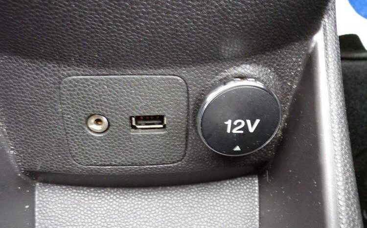 FORD Fiesta  | FWD (przód) | Manualna | 82 KM | Biały full