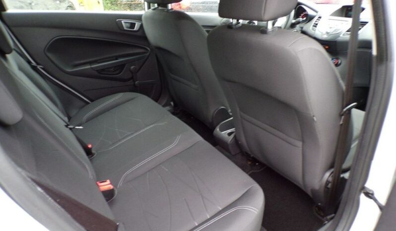 FORD Fiesta  | FWD (przód) | Manualna | 82 KM | Biały full