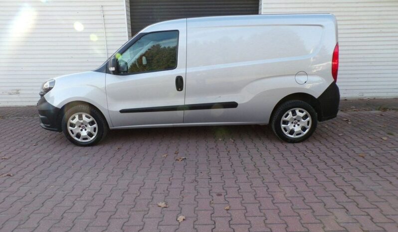 FIAT Doblo  | FWD (przód) | Manualna | 95 KM | Srebrny full