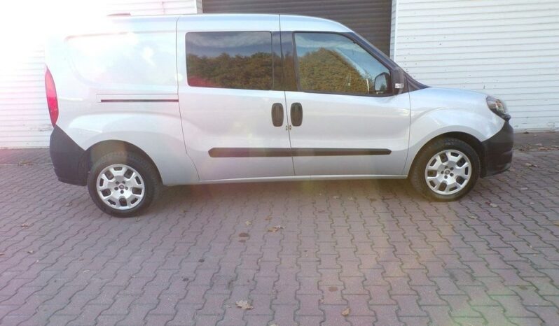 FIAT Doblo  | FWD (przód) | Manualna | 95 KM | Srebrny full