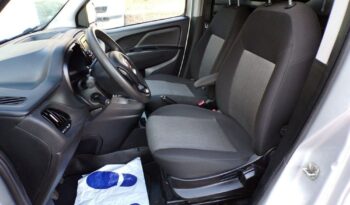 FIAT Doblo  | FWD (przód) | Manualna | 95 KM | Srebrny full