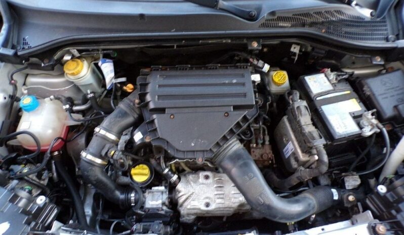 FIAT Doblo  | FWD (przód) | Manualna | 95 KM | Srebrny full