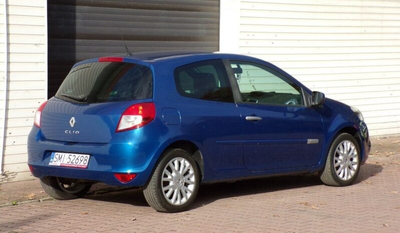 RENAULT Clio  | FWD (przód) | Manualna | 74 KM | Niebieski full