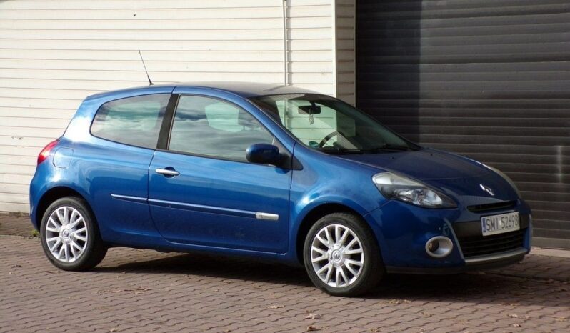 RENAULT Clio  | FWD (przód) | Manualna | 74 KM | Niebieski full