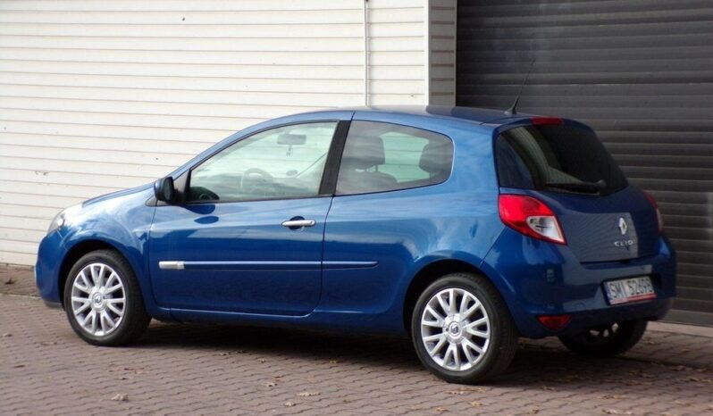 RENAULT Clio  | FWD (przód) | Manualna | 74 KM | Niebieski full