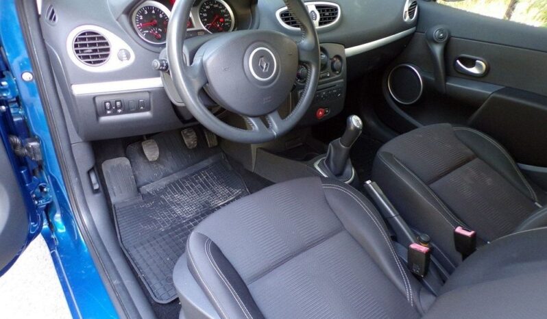 RENAULT Clio  | FWD (przód) | Manualna | 74 KM | Niebieski full