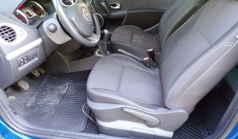 RENAULT Clio  | FWD (przód) | Manualna | 74 KM | Niebieski full